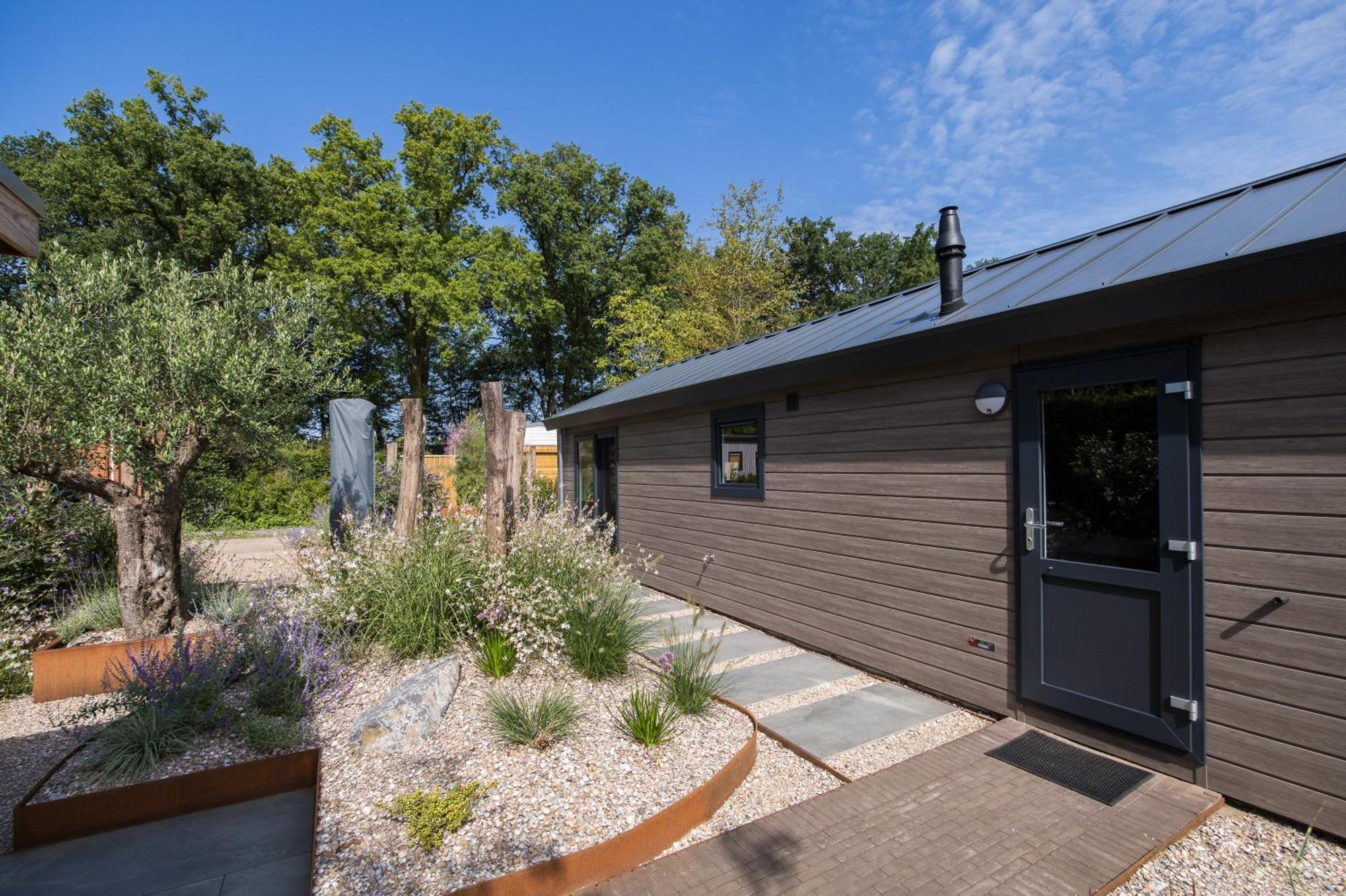 Modern Ingericht Chalet Op Groen Park Op De Veluwe Epe Exterior foto