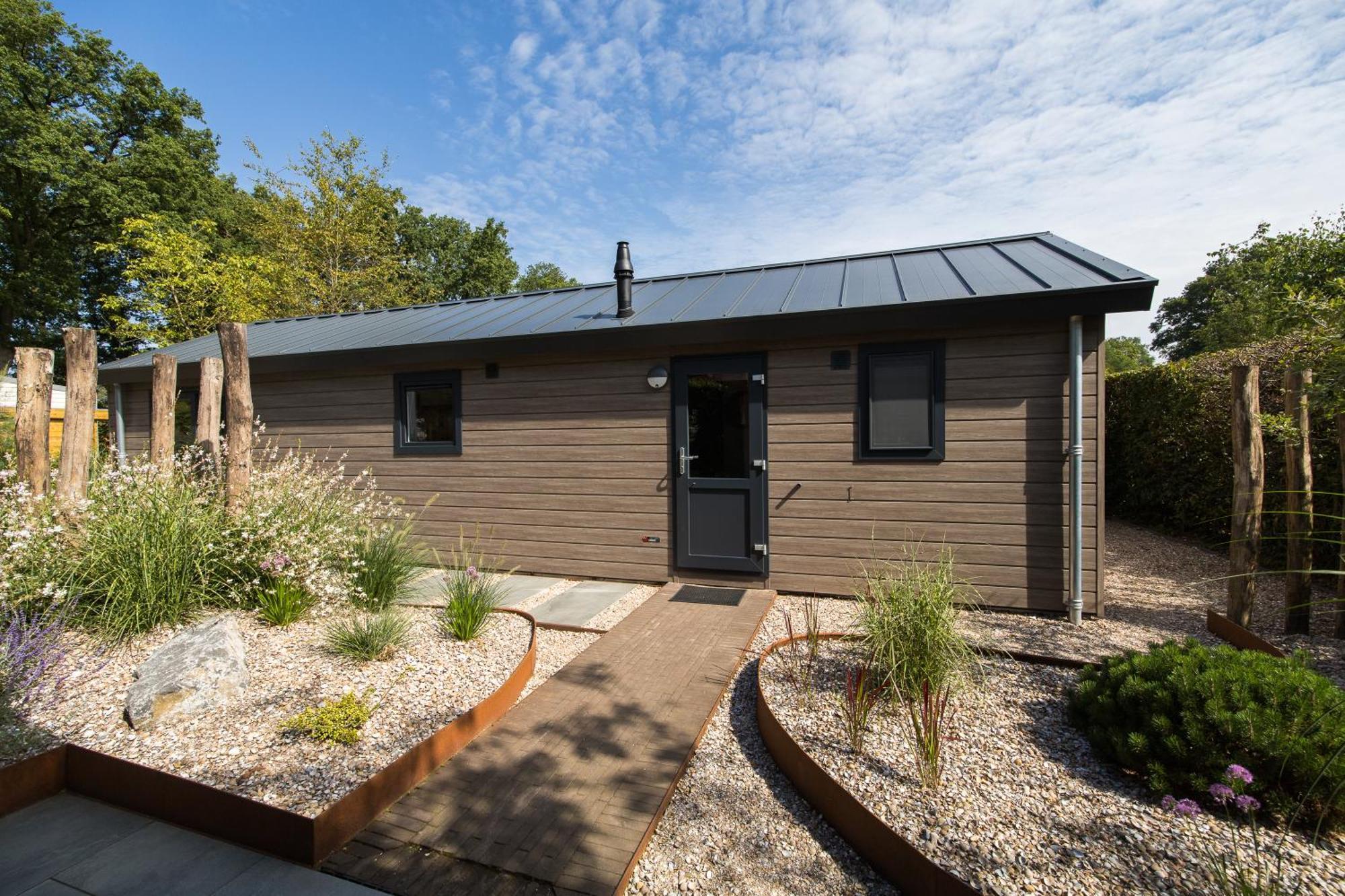 Modern Ingericht Chalet Op Groen Park Op De Veluwe Epe Exterior foto